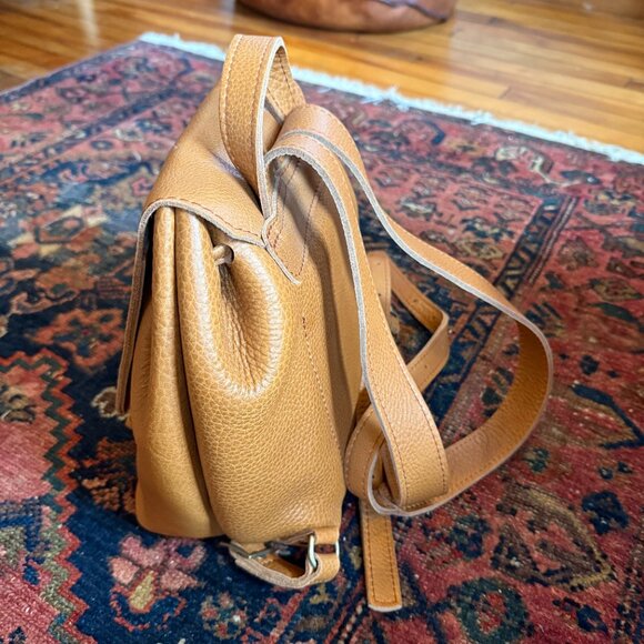 Portland Leather bucket backpack - never used! - Picture 2 of 4